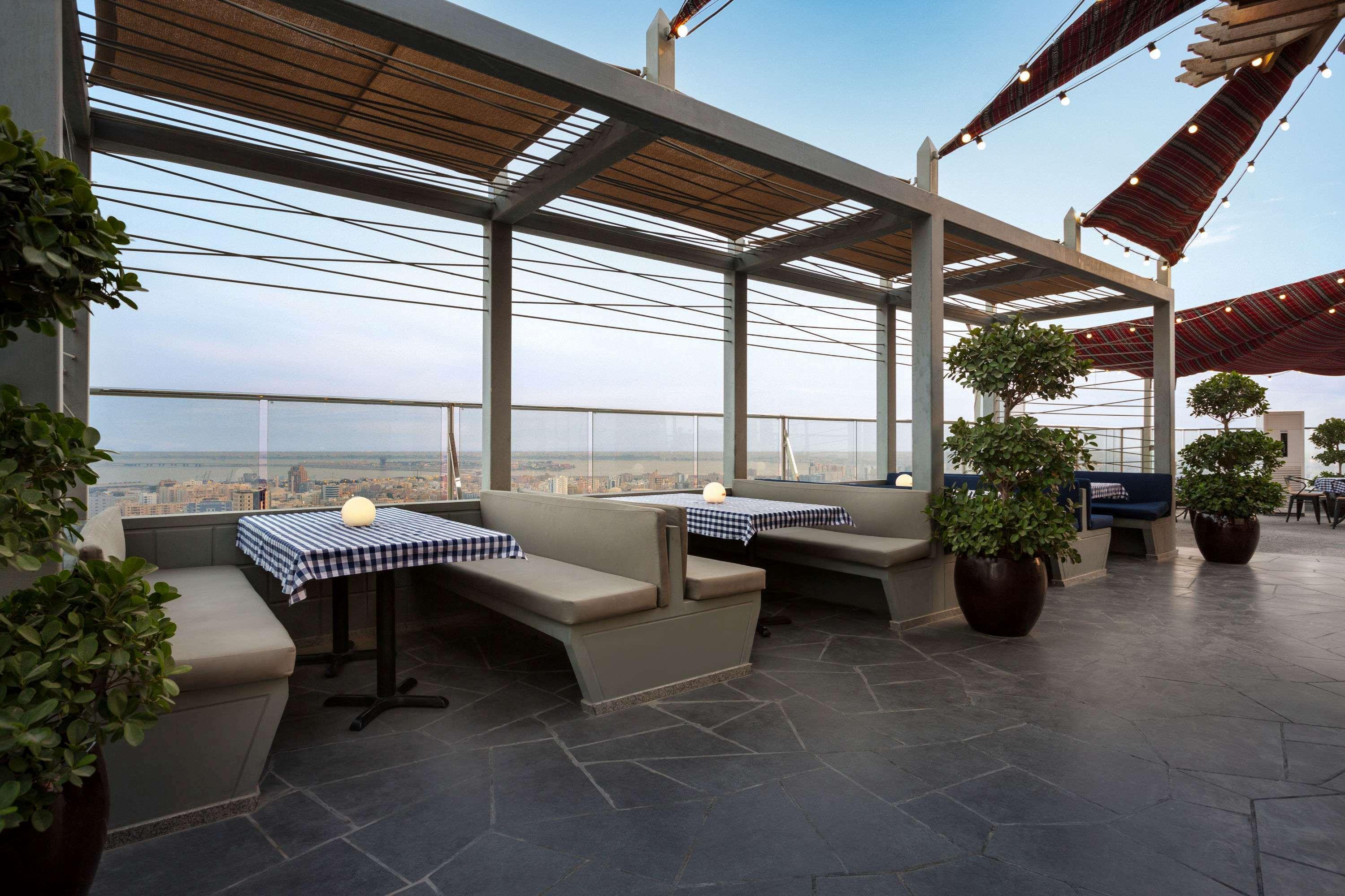 Wyndham Garden Manama Exterior foto